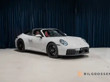 PORSCHE 911 Targa 4 GTS SportDesign Carbon Lyft BOSE