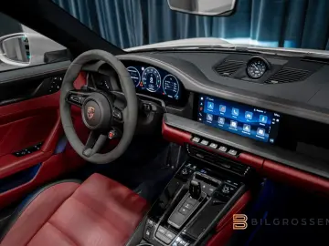 PORSCHE 911 Targa 4 GTS SportDesign Carbon Lyft BOSE