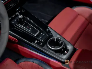 PORSCHE 911 Targa 4 GTS SportDesign Carbon Lyft BOSE