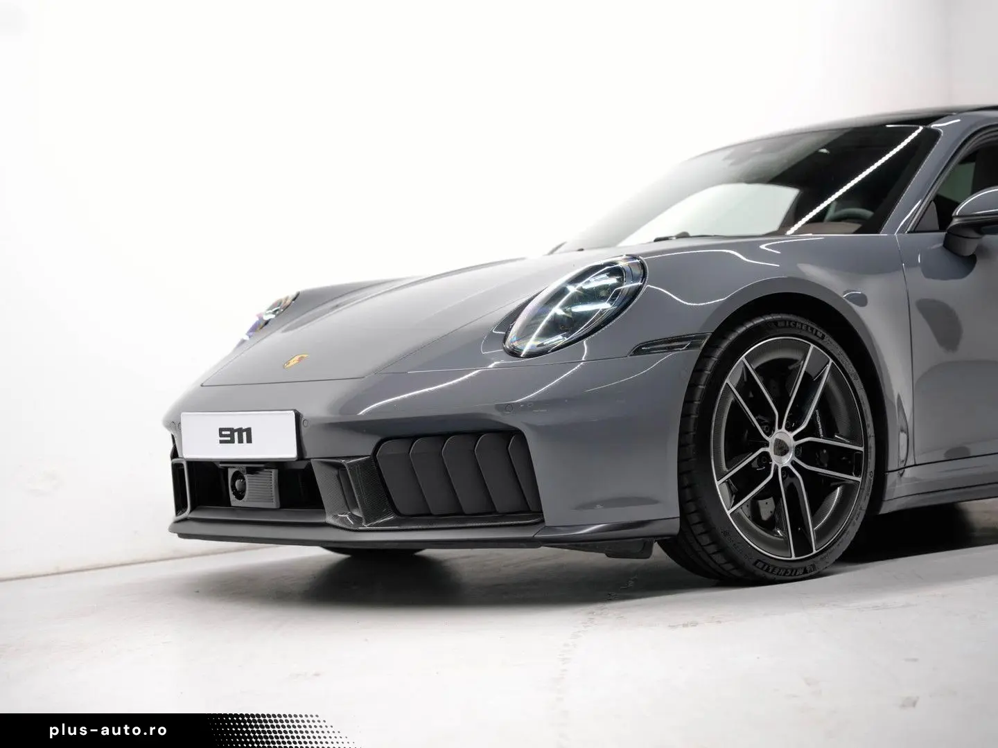 PORSCHE 992 Carrera 4 GTS