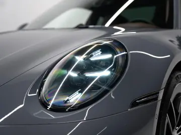 PORSCHE 992 Carrera 4 GTS