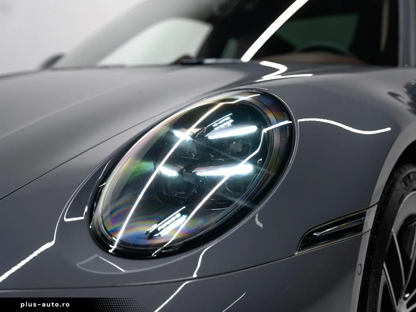 PORSCHE 992 Carrera 4 GTS
