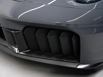 PORSCHE 992 Carrera 4 GTS