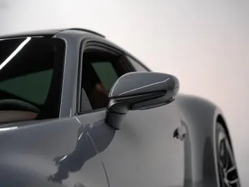 PORSCHE 992 Carrera 4 GTS