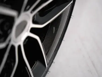 PORSCHE 992 Carrera 4 GTS