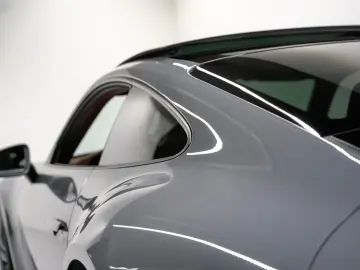 PORSCHE 992 Carrera 4 GTS