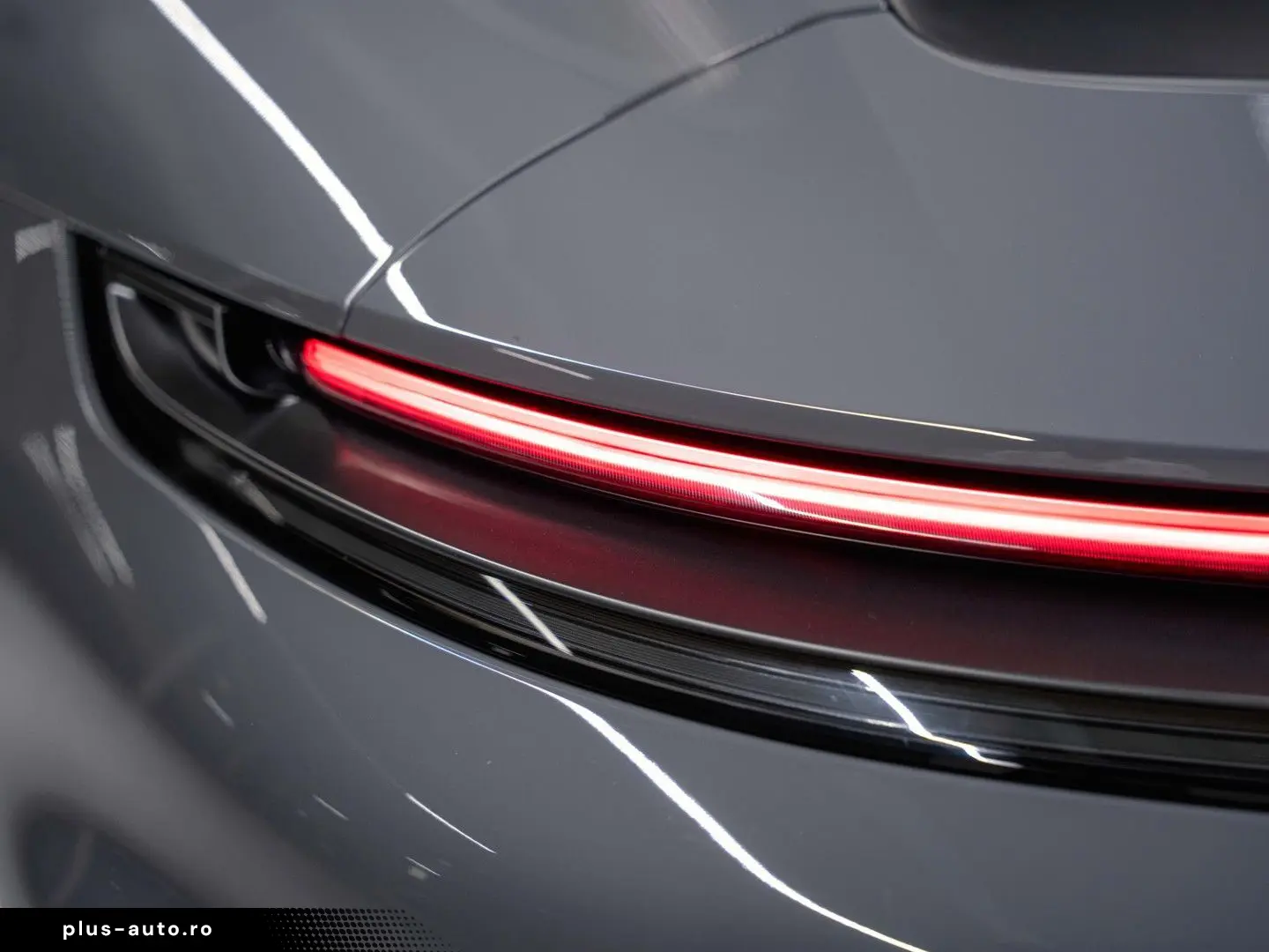 PORSCHE 992 Carrera 4 GTS