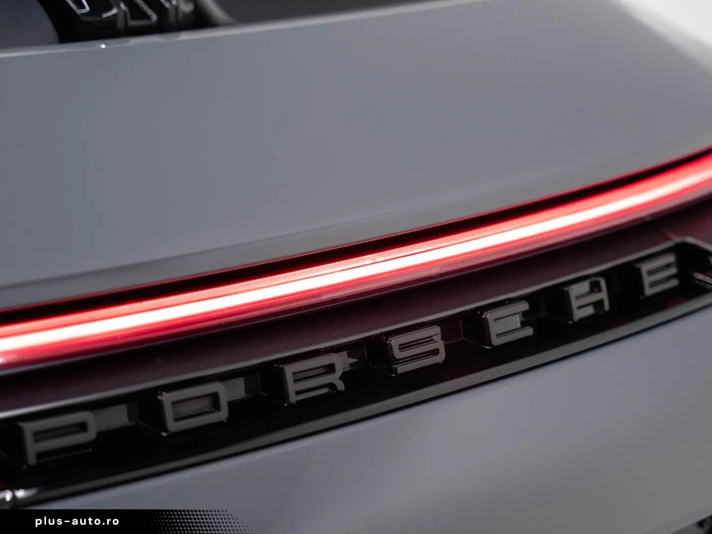 PORSCHE 992 Carrera 4 GTS