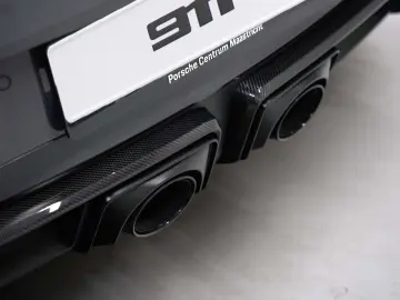 PORSCHE 992 Carrera 4 GTS