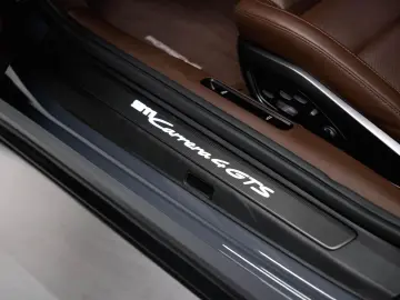 PORSCHE 992 Carrera 4 GTS