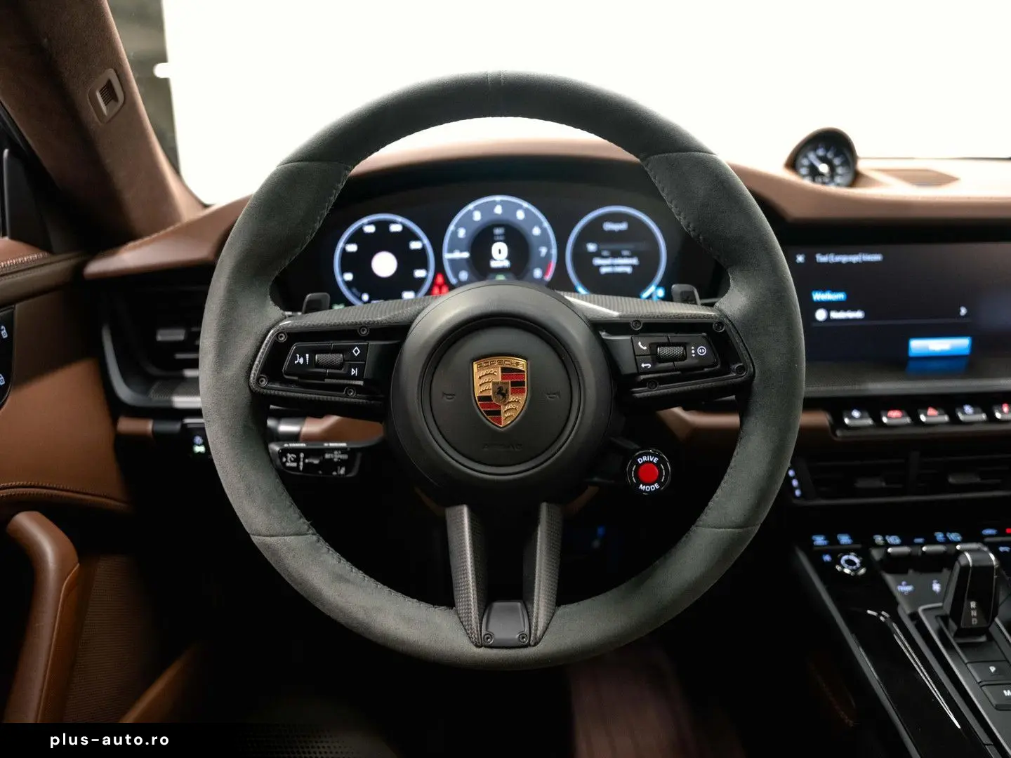PORSCHE 992 Carrera 4 GTS
