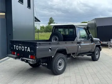Toyota Land Cruiser GRJ79 Single Cab AUT.