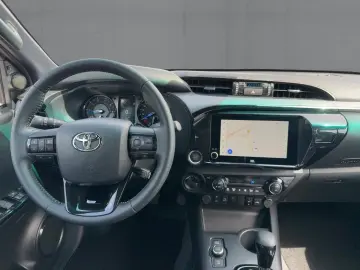 Toyota Hilux Invincible 4x4 SHZ GRA LED Klima