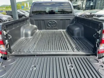Toyota Hilux Invincible 4x4 SHZ GRA LED Klima