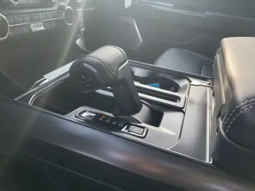Ford F 150 LARIAT Black Edition 4X4 5.0L