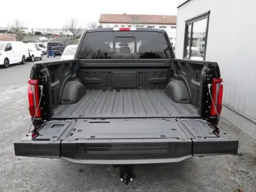 Ford F-150 Lariat V8 Black Edition Pano 360 Kamera