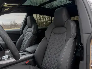 Audi Q8 60 TFSIe S line   489 CP • PANO • B&O