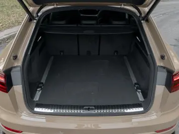 Audi Q8 60 TFSIe S line   489 CP • PANO • B&O