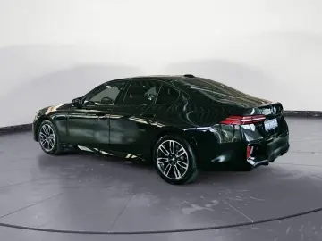 BMW 540d xDrive M Sport   303 CP • B&W • HUD