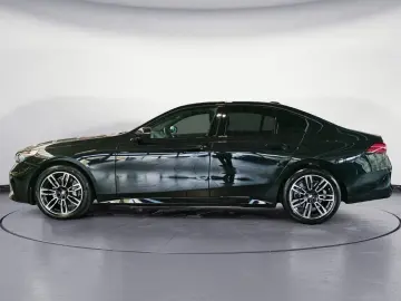 BMW 540d xDrive M Sport   303 CP • B&W • HUD