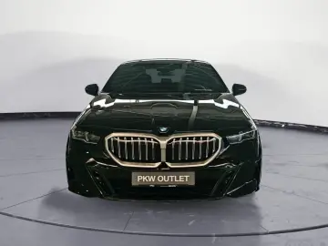 BMW 540d xDrive M Sport   303 CP • B&W • HUD