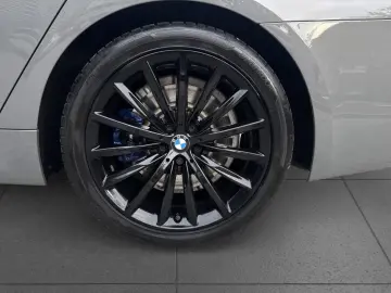 BMW 540i xDrive Sedan M Sport M Seat  Sunroof