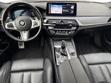 BMW 540i xDrive Sedan M Sport M Seat  Sunroof