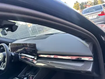 BMW 520i M Sport Pro   PANO • HARMAN • 21” • PARK ASSIST
