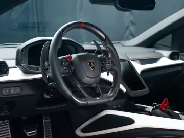 Lamborghini Revuelto   1.016 CP • V12 • FULL CARBON • LIFT