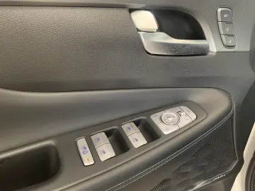Hyundai SANTA FE Santa Fe Signature Plug-In Hybrid