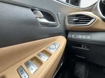 Hyundai SANTA FE Santa Fe 1.6 Signature Hybrid 4WD
