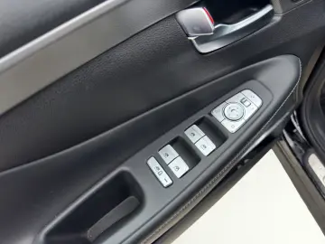 Hyundai SANTA FE Plug-in-Hybrid 1.6 T-GDi SIGNATURE