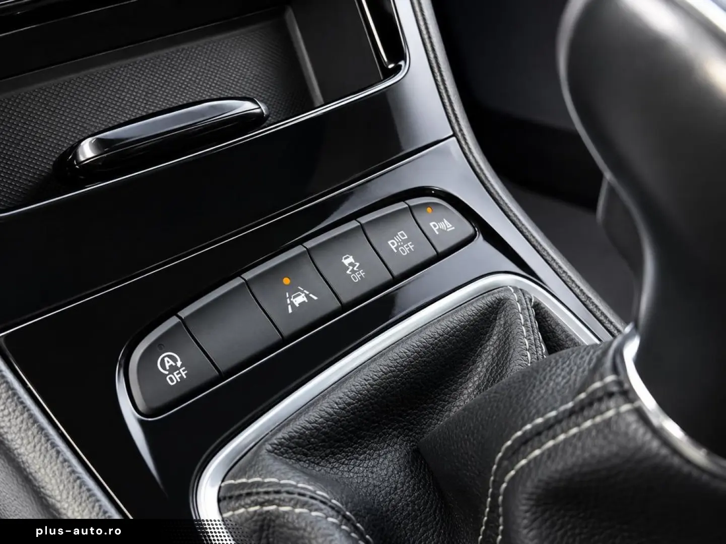 Opel Astra K 2019    Distronic Park-Assist Lane-Assist Side-