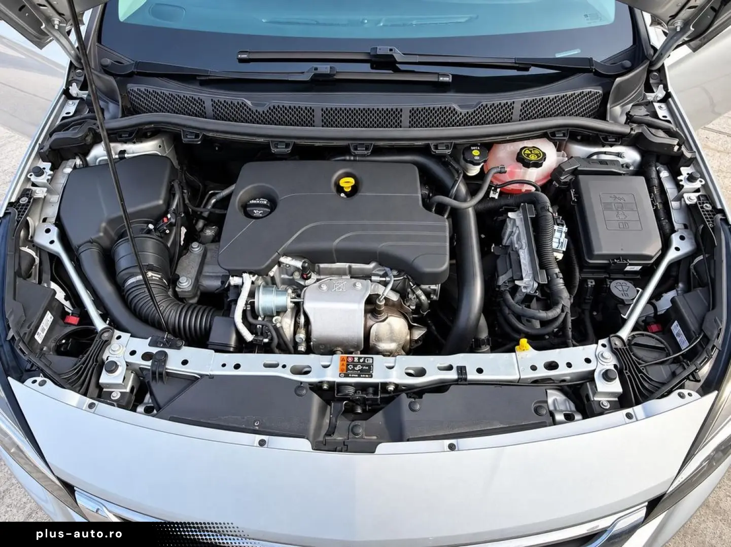 Opel Astra K 2019    Distronic Park-Assist Lane-Assist Side-