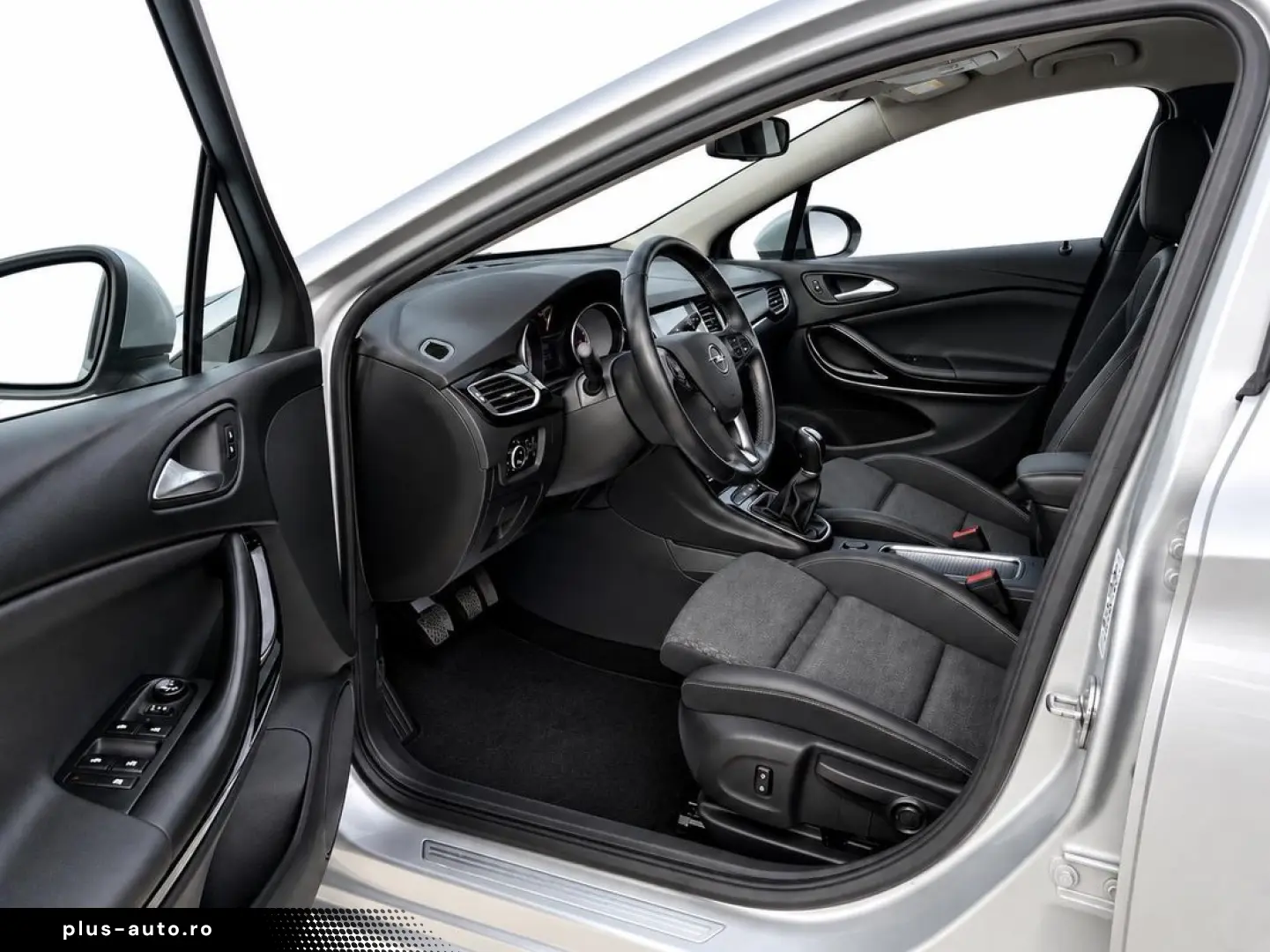 Opel Astra K 2019    Distronic Park-Assist Lane-Assist Side-