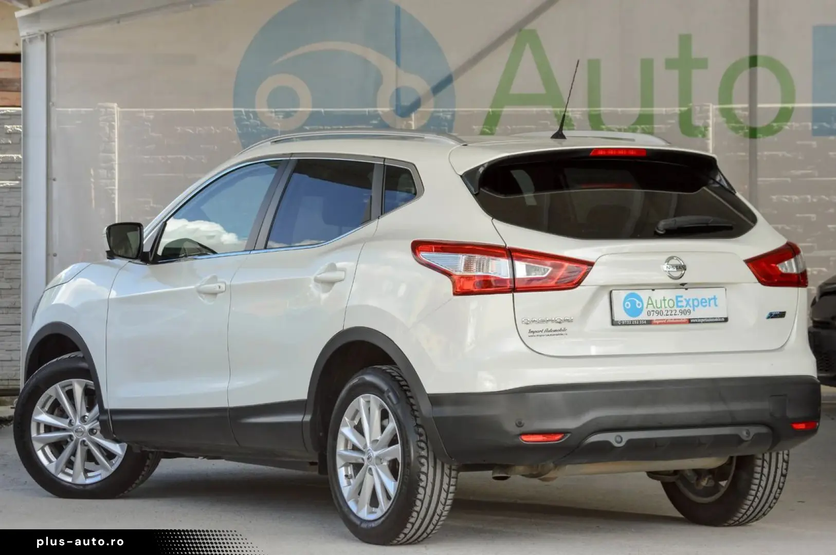 Nissan Qashqai 1.6 DCI Xtronic TEKNA   Diesel   Automată   R