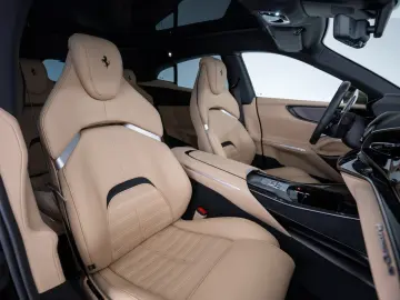 FERRARI Purosangue