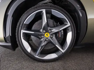 FERRARI Purosangue