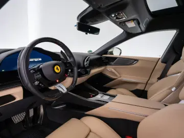 FERRARI Purosangue