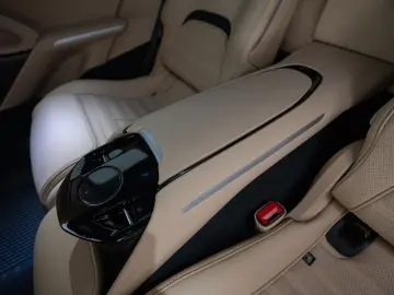 FERRARI Purosangue