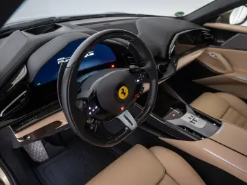 FERRARI Purosangue