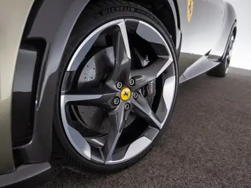 FERRARI Purosangue