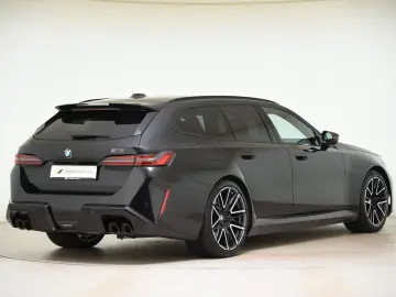 BMW M5 xDrive Touring ACC AHK Pano LED 360  DAB B&W
