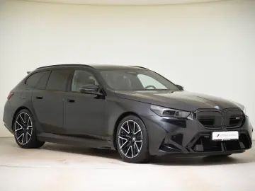 BMW M5 xDrive Touring ACC AHK Pano LED 360  DAB B&W