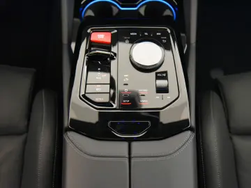 BMW M5 xDrive Touring ACC AHK Pano LED 360  DAB B&W