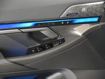 BMW M5 xDrive Touring ACC AHK Pano LED 360  DAB B&W