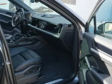 PORSCHE Cayenne Coupe SE-Hybrid HAL AHK 22 RS BOSE