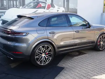 PORSCHE Cayenne Coupe SE-Hybrid HAL AHK 22 RS BOSE
