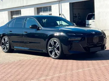 BMW 740d xDrive M Sport Pro   B&W • MASSAGE • SKY LOUNGE