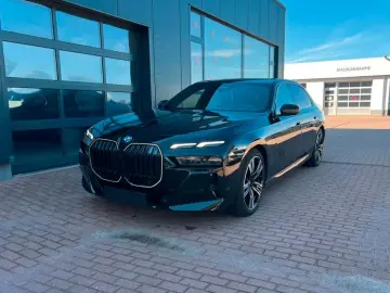 BMW 740d xDrive M Sport Pro   B&W • MASSAGE • SKY LOUNGE